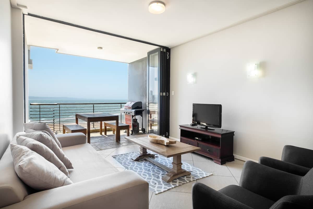 Deluxe Seaview Two-Bedroom Apartment